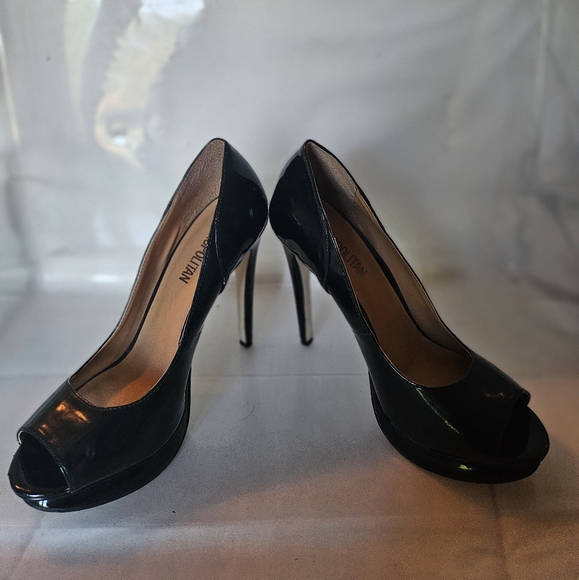 Cosmopolitan Black Peep-Toe Heels Size 7.5 - Picture 1 of 11